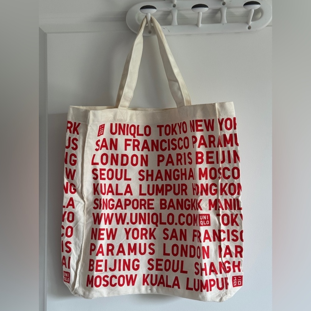 Uniqlo Beige Tote with‎ Red Text - Picture 4 of 9